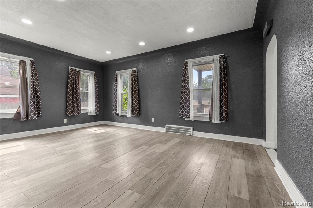8889 Lane Street, Detroit, MI 48209 — Photo 9