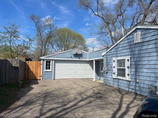 9245 Lee Road, Brighton, MI 48116 — Photo 2