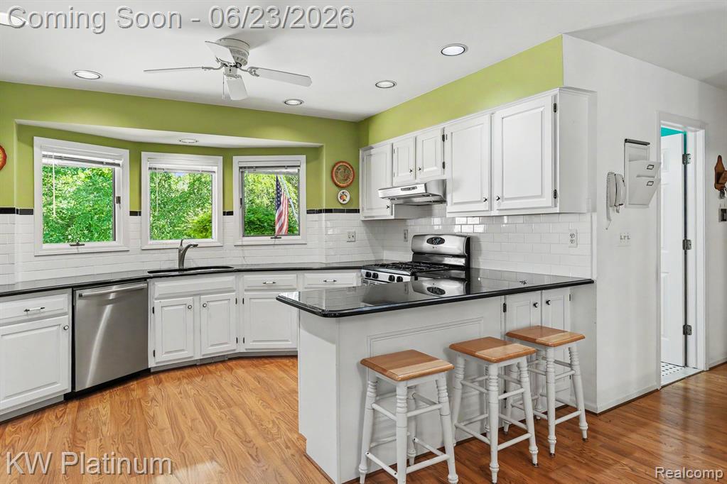 41945 Hillview Drive, Sterling Heights, MI 48314 — Photo 7