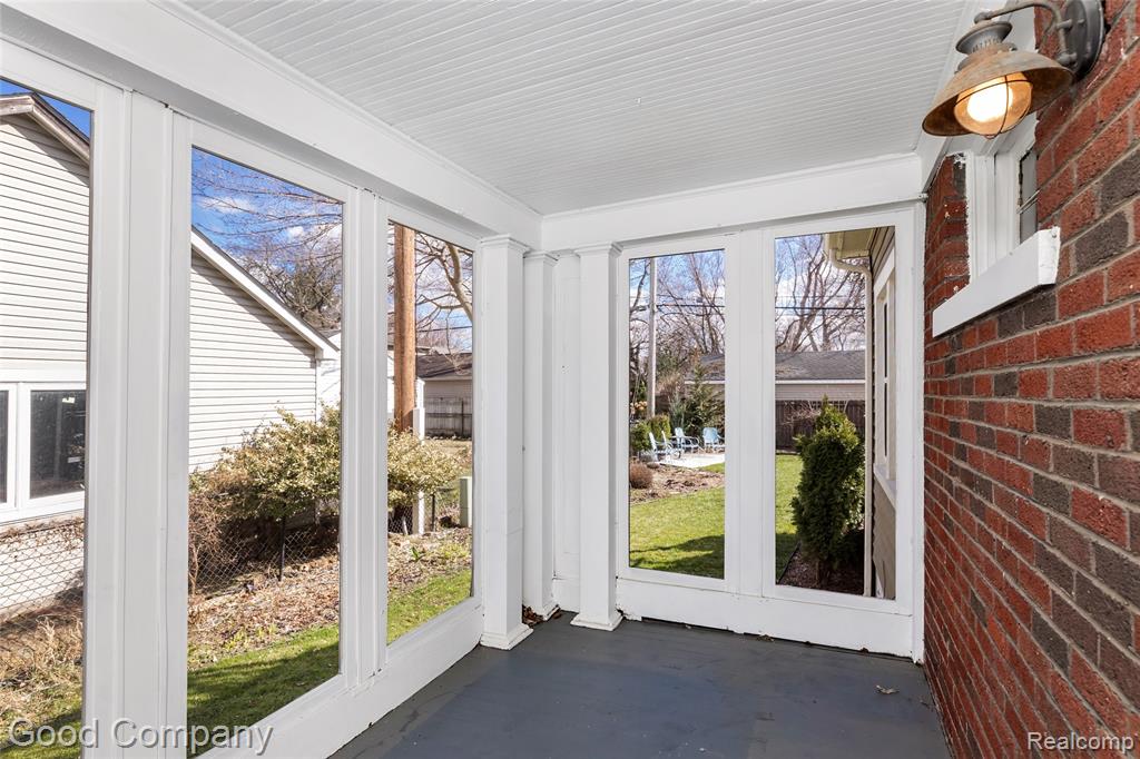 717 W 12 Mile Road, Royal Oak, MI 48073 — Photo 16
