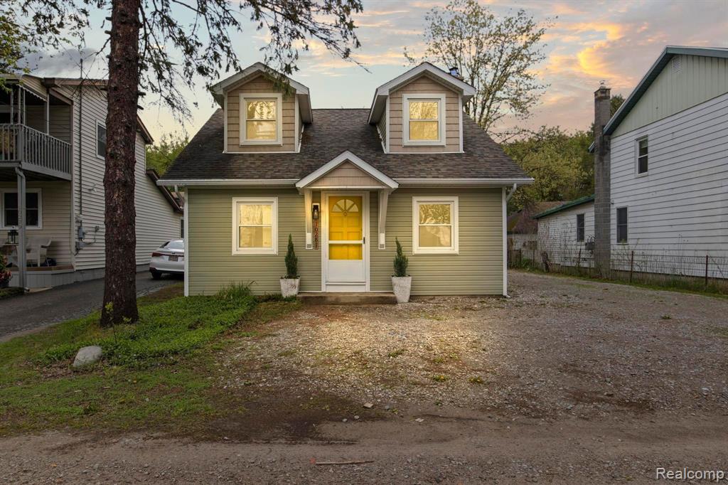 10281 GROVE Drive, Whitmore Lake, MI 48189 — front exterior