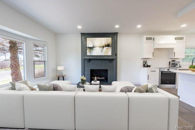 822 DAHLIA Lane, Rochester Hills, MI 48307 — Photo 14