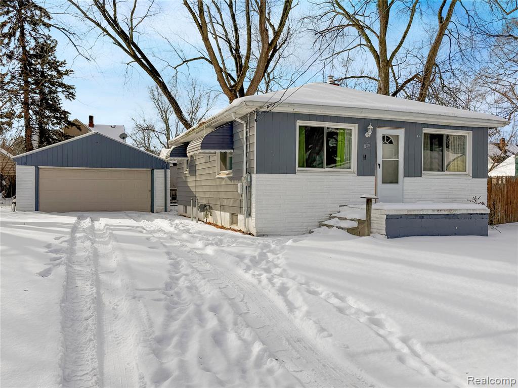 839 Barrie Avenue, Flint, MI 48507 — front exterior