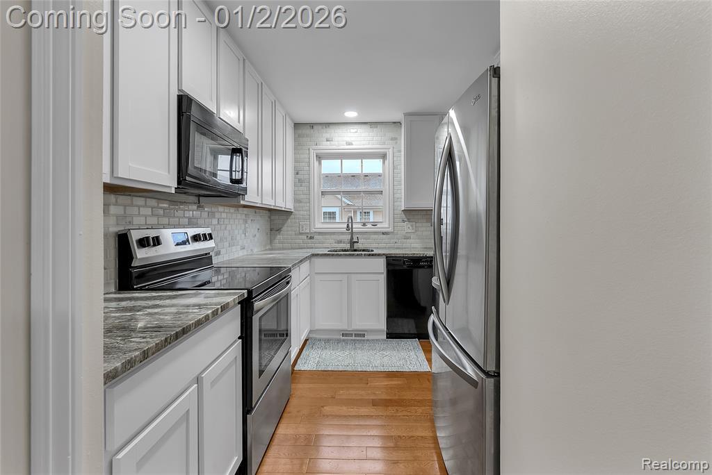 45640 Warwick Drive, Macomb, MI 48044 — Photo 11