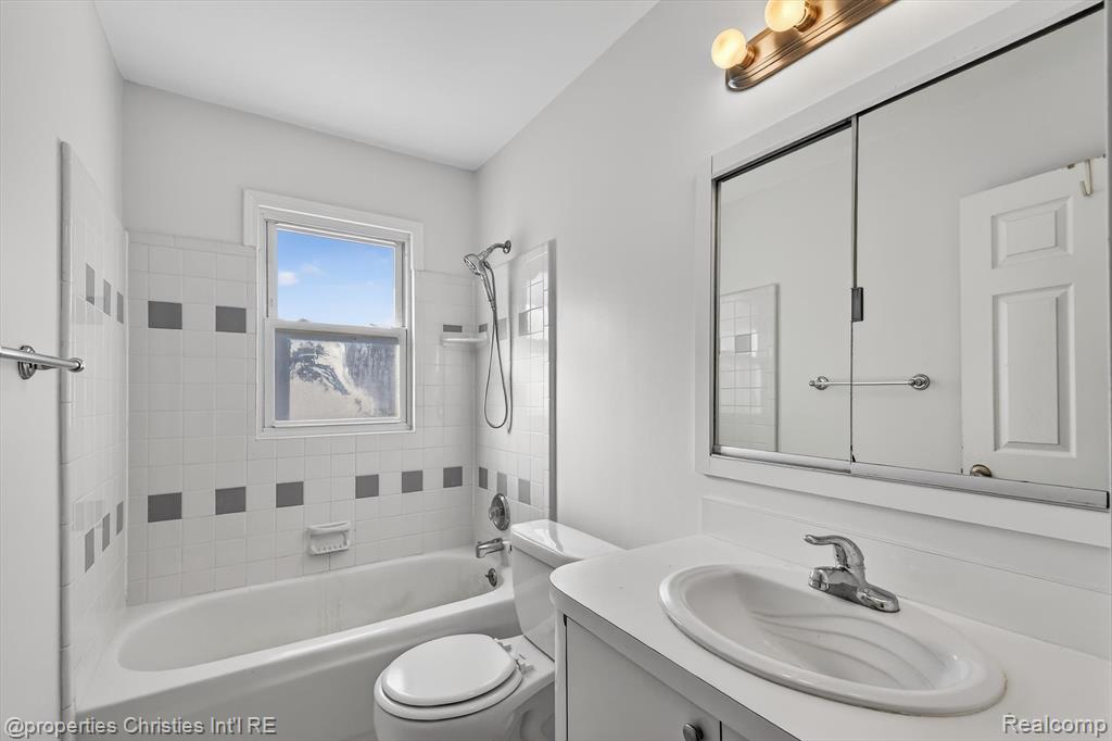 10111 Troy Street, Oak Park, MI, 48237