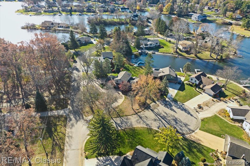 5067 Oakwood Court, Commerce Twp, MI 48382 — Photo 43