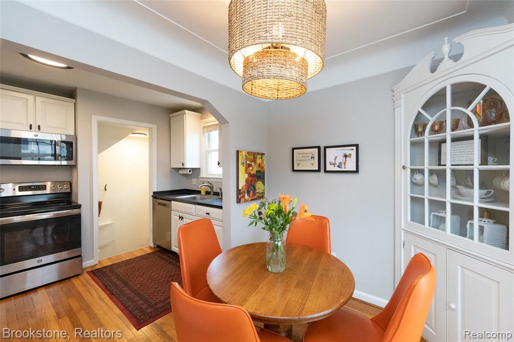 2156 Cambridge, Berkley, MI 48072 — Photo 23