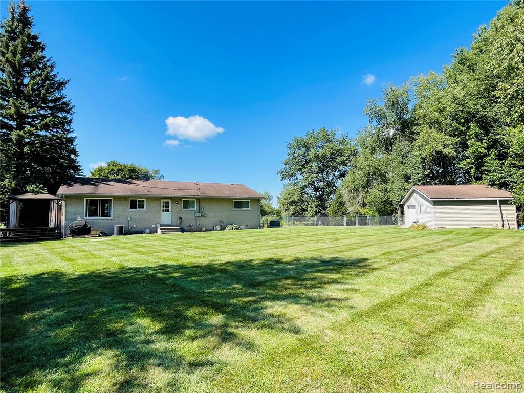 7251 Vanderploeg Lane, Imlay City, MI 48444 — Photo 36