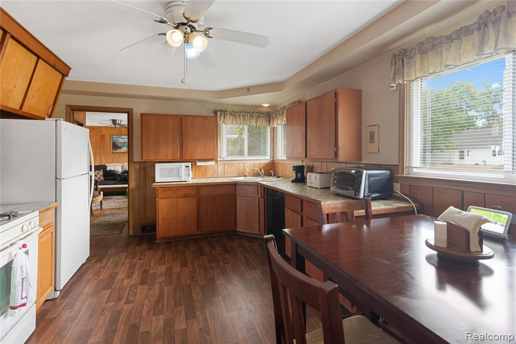190 Rustic Circle, White Lake, MI — Photo 2