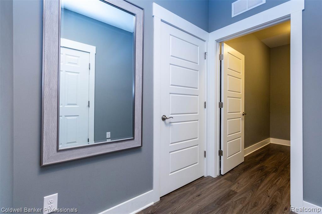 50047 Norfolk Court, Canton, MI 48188 — Photo 31