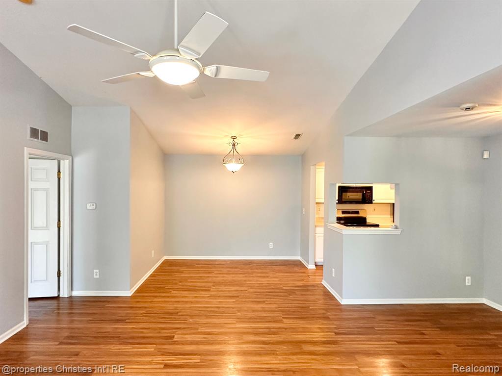 4235 BERKSHIRE Drive, Sterling Heights, MI 48314 — Photo 7