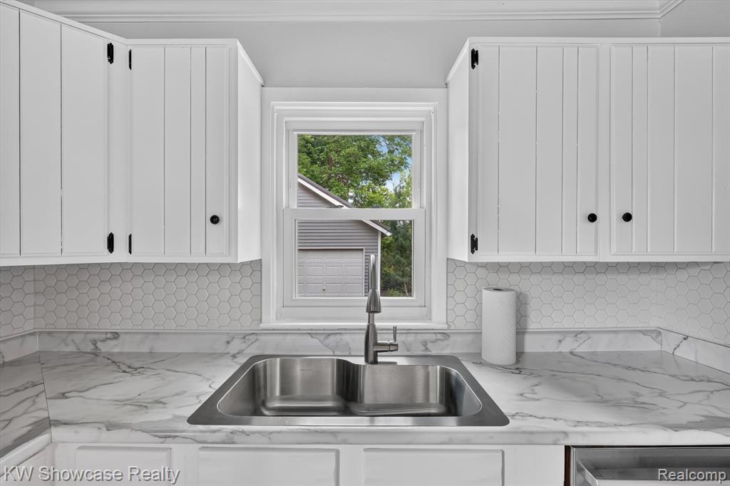 407 Broadway, Davisburg, MI 48350 — Photo 16