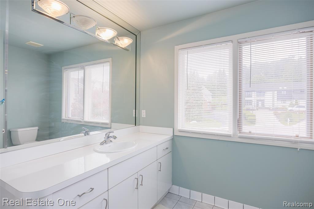 4149 Marlwood Drive, West Bloomfield, MI 48323 — Photo 47