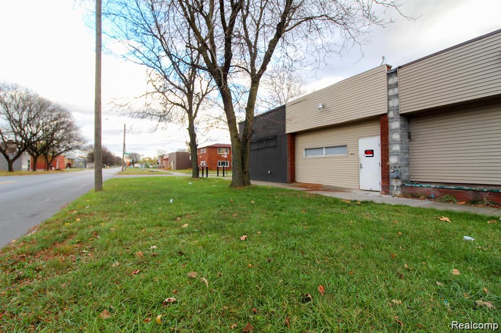 18907 Schoolcraft, Detroit, MI 48223 — Photo 18