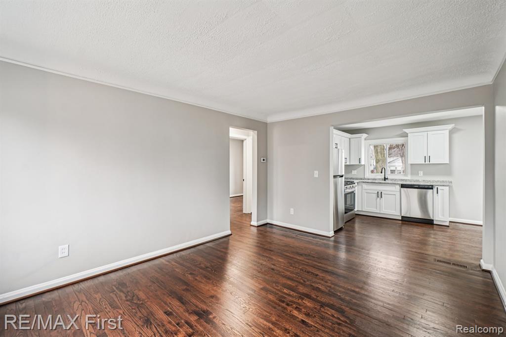 23818 Tawas Avenue, Hazel Park, MI 48030 — Photo 6