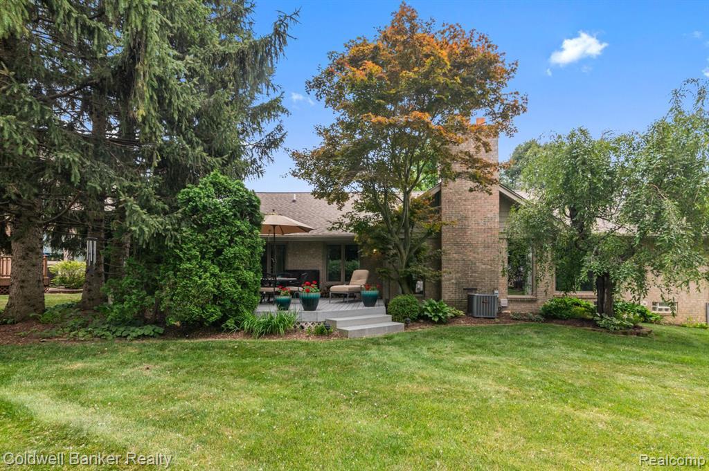 42012 PON MEADOW Drive, Northville, MI 48168 — Photo 36
