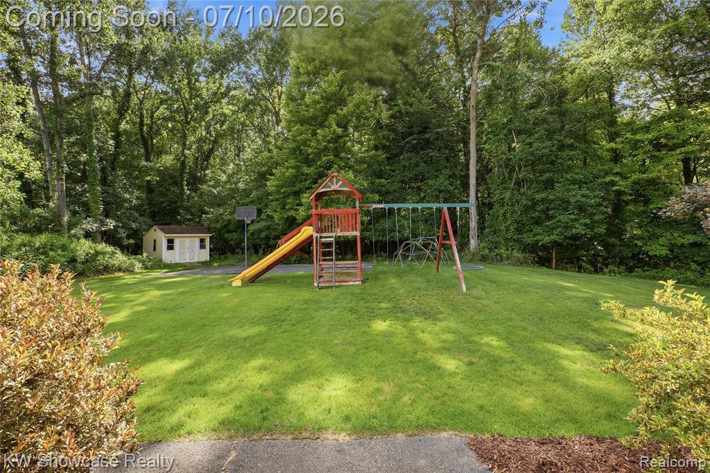 525 Aarons Way, Ortonville, MI 48462 — Photo 45