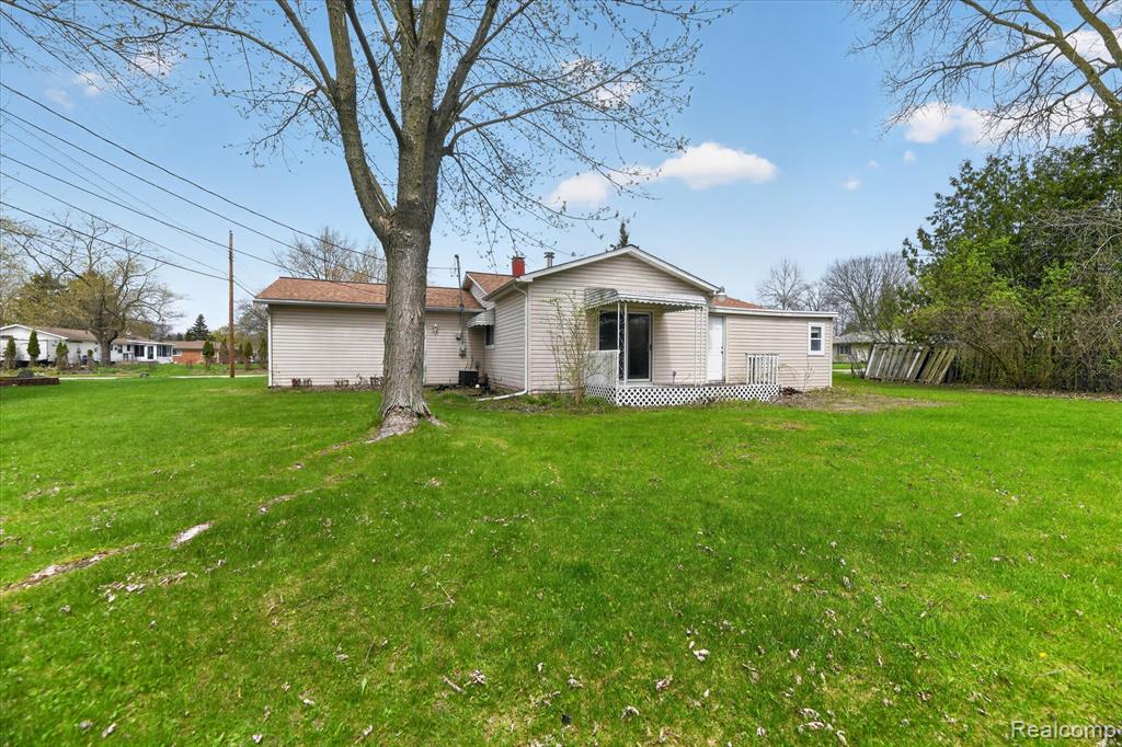 5300 Arnold Drive, Burton, MI 48509 — Photo 36