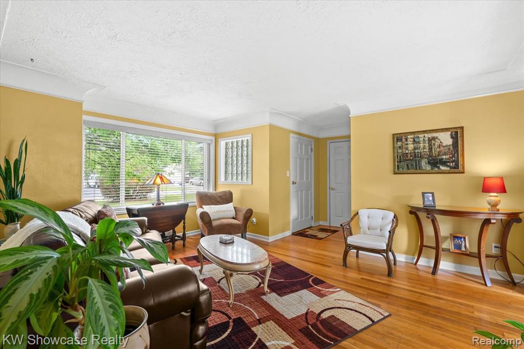 5865 Crescent Road, Waterford, MI 48327 — Photo 6