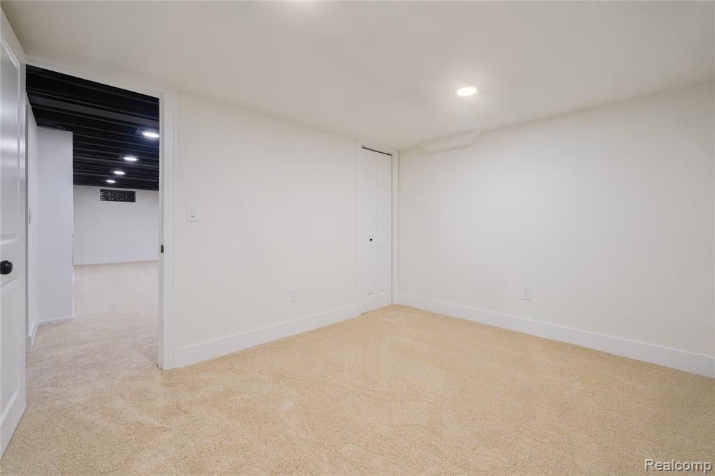 21930 Marlow Street, Oak Park, MI 48237 — Photo 24