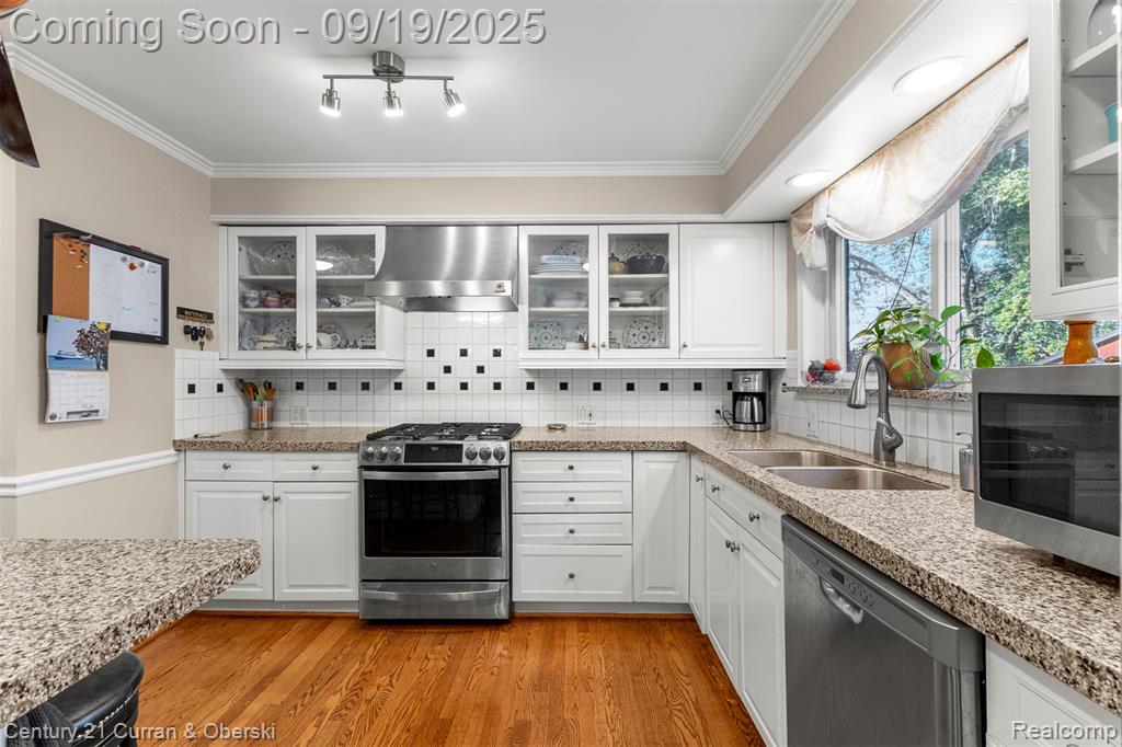 635 N Rosevere Avenue, Dearborn, MI 48128 — Photo 11