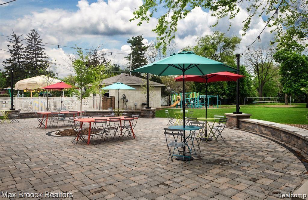20 WOODSIDE PARK Boulevard, Pleasant Ridge, MI — Photo 33