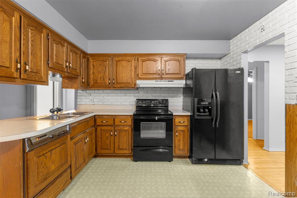 6894 N Gulley Road, Dearborn Heights, MI 48127 — Photo 10