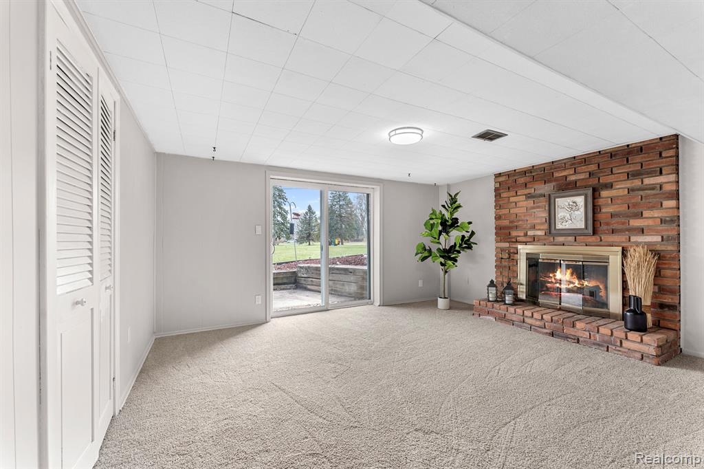 36445 Quakertown Lane, Farmington, MI 48331 — Photo 21