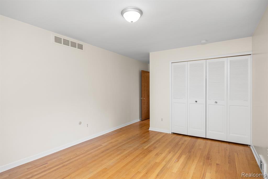 930 TROMBLEY Road, Grosse Pointe Park, MI 48230 — Photo 12