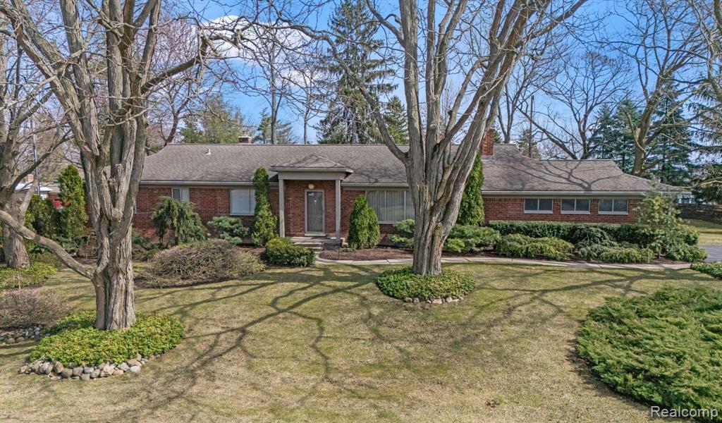 5889 ORCHARD BEND Road, Bloomfield Hills, MI 48301 — Photo 9