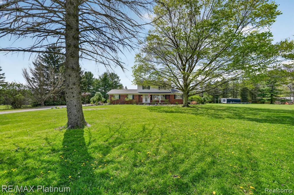 7687 Parshallville Road, Fenton, MI 48430 — Photo 3