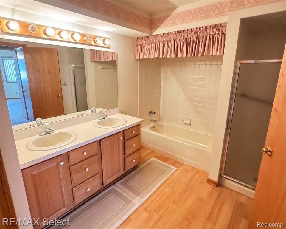 6011 Oak Creek Drive, Swartz Creek, MI 48473 — Photo 16