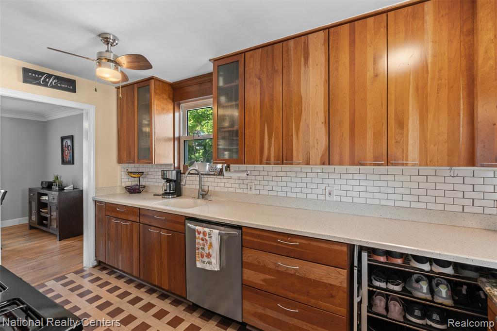 10834 Talbot Avenue, Huntington Woods, MI — Photo 11