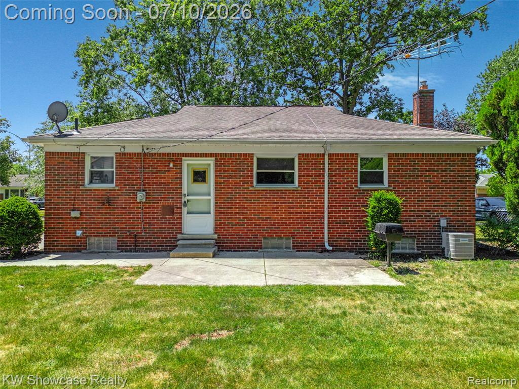 9370 Gillman Street, Livonia, MI 48150 — Photo 24