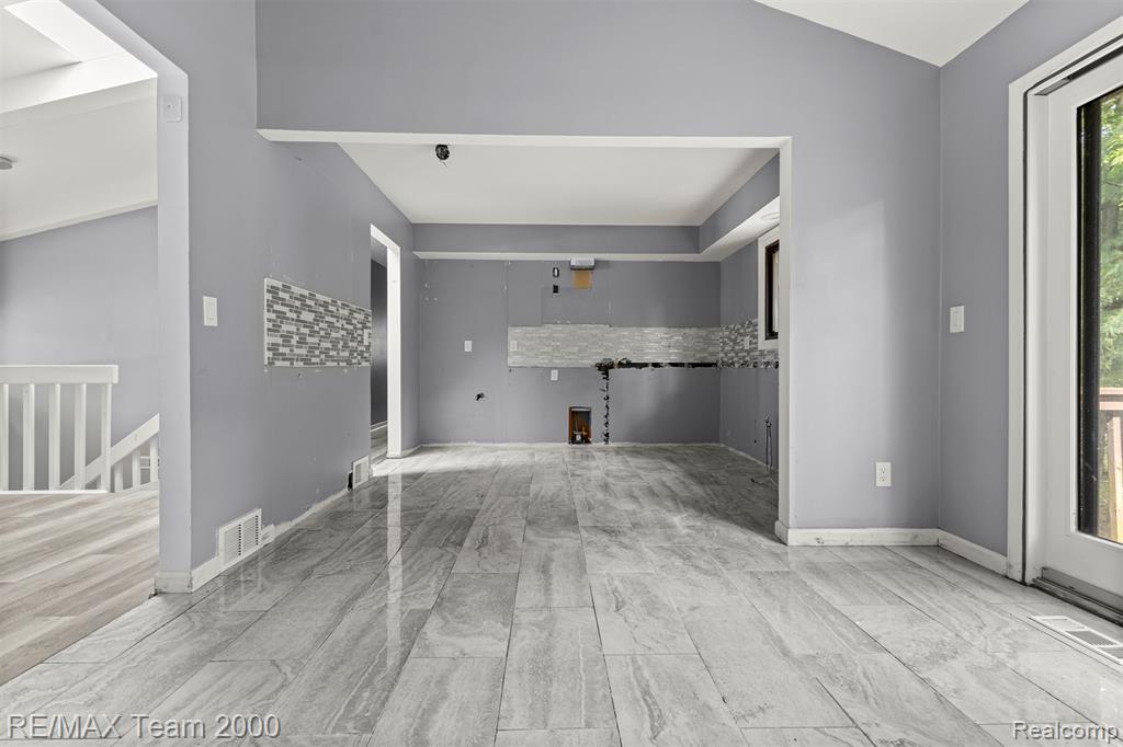 5445 Pine View Drive, Ypsilanti, MI 48197 — Photo 9