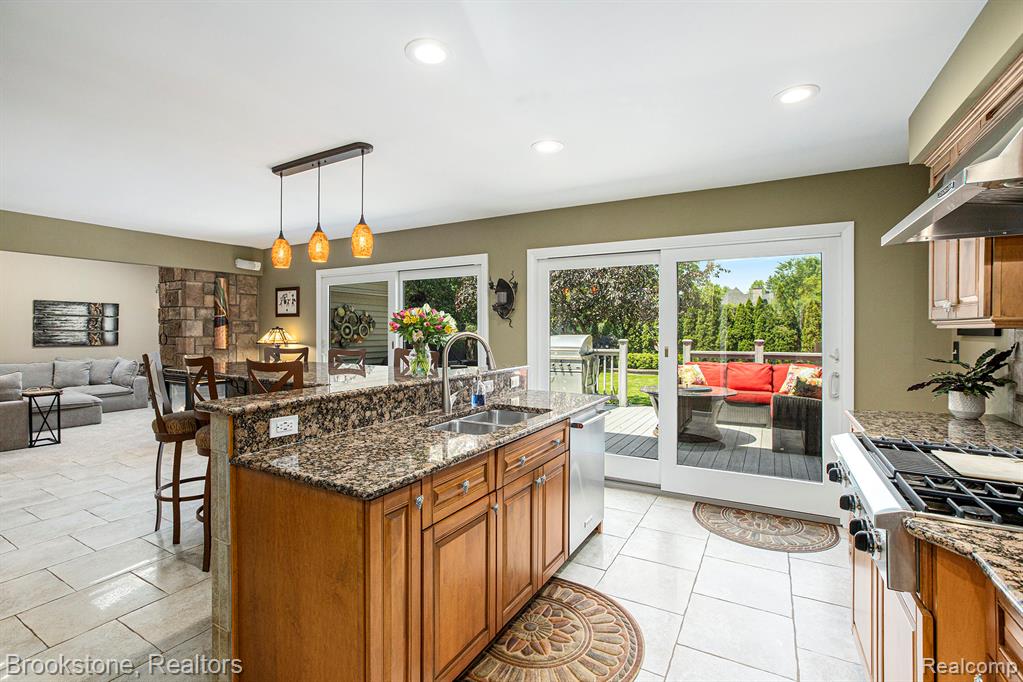 4057 Cypress Drive, Troy, MI 48085 — Photo 11