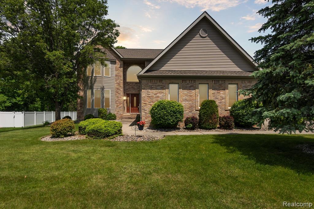 672 Morningside Drive, Grand Blanc, MI 48439 — front exterior