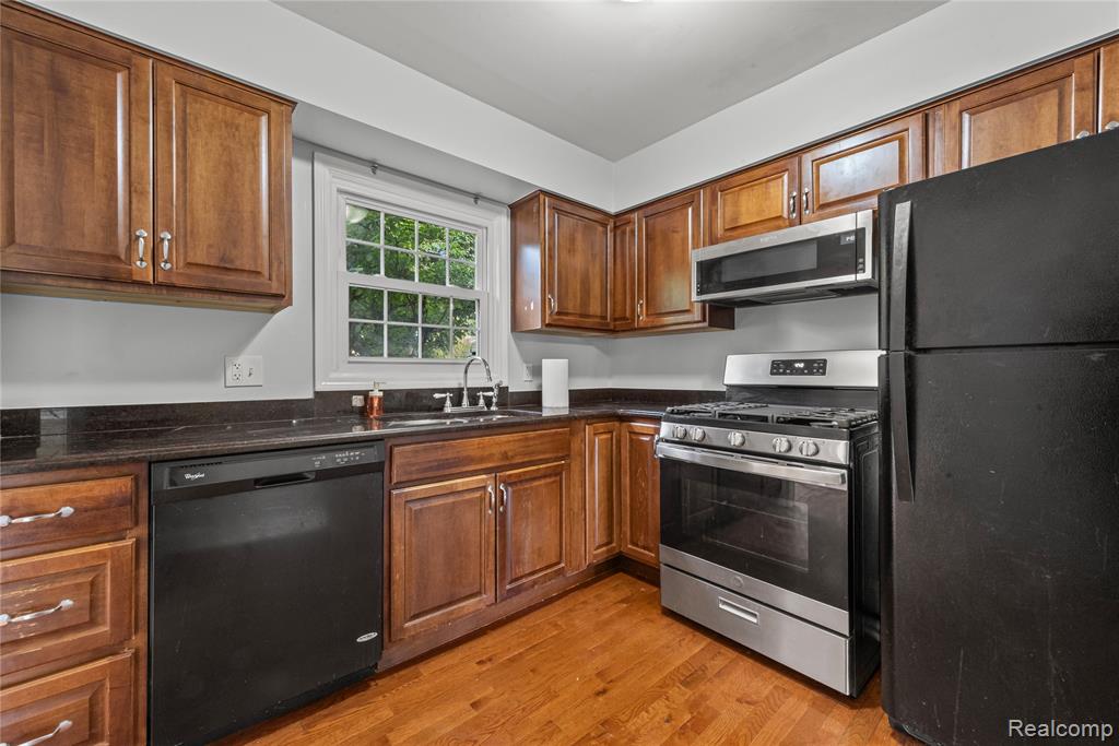 1823 Brentwood Drive, Troy, MI 48098 — Photo 7