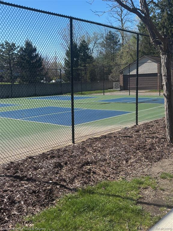 6689 Ridgefield Circle, 201, West Bloomfield, MI — Photo 27
