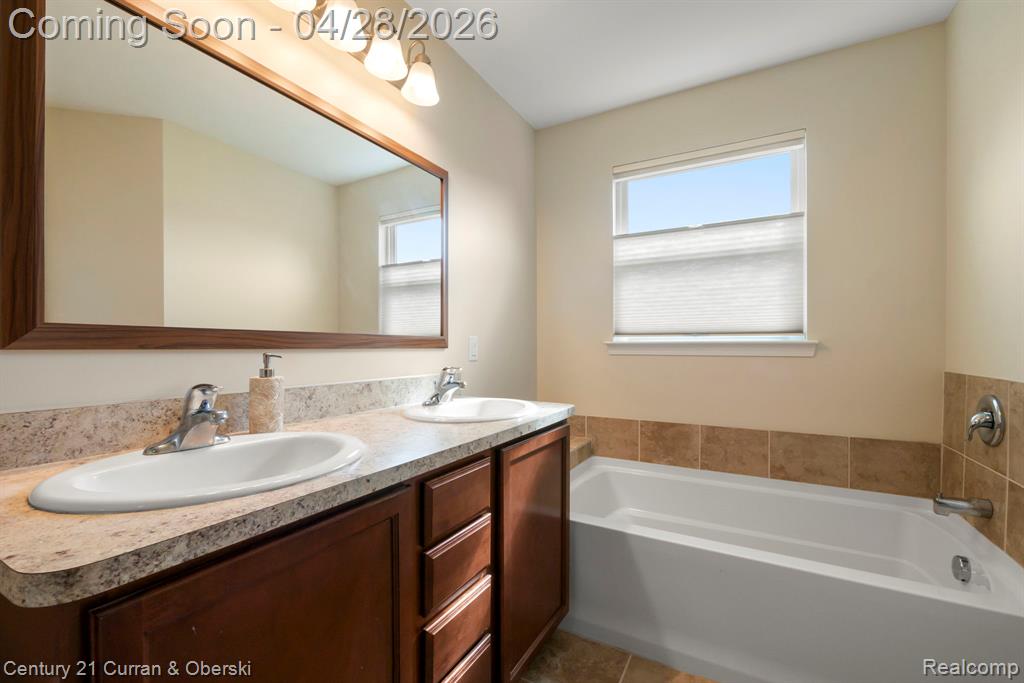 1091 Paddock Drive, South Lyon, MI 48178 — Photo 38