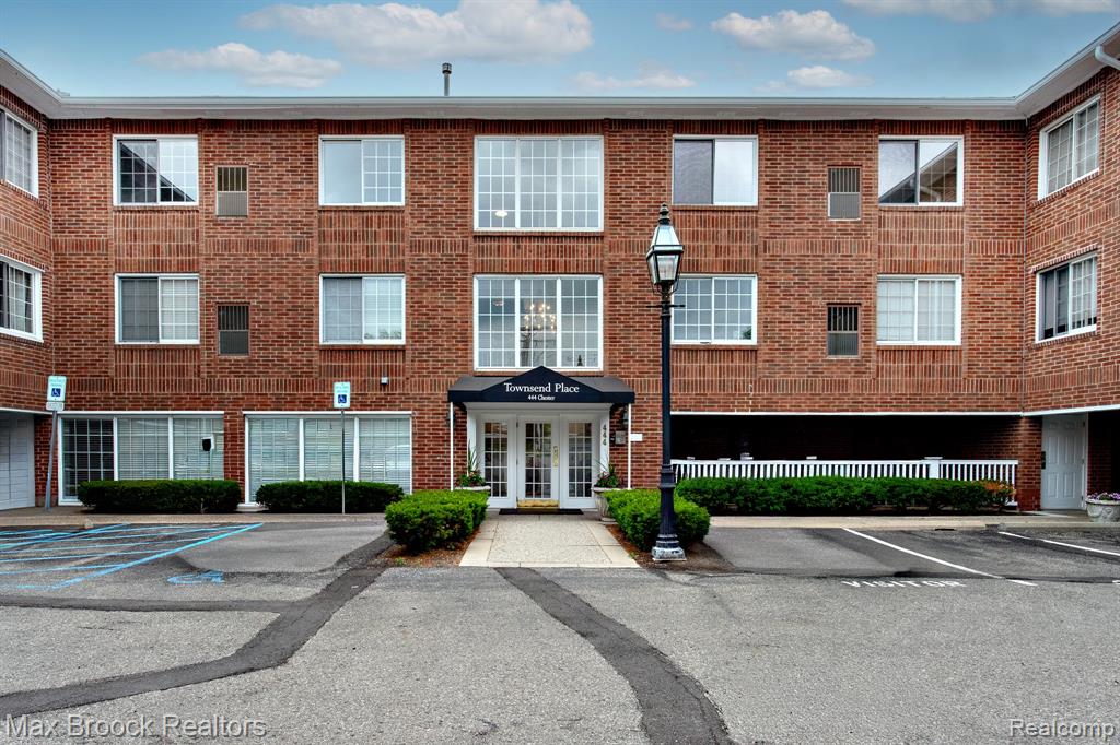 444 Chester Street, 420, Birmingham, MI 48009 — Photo 2