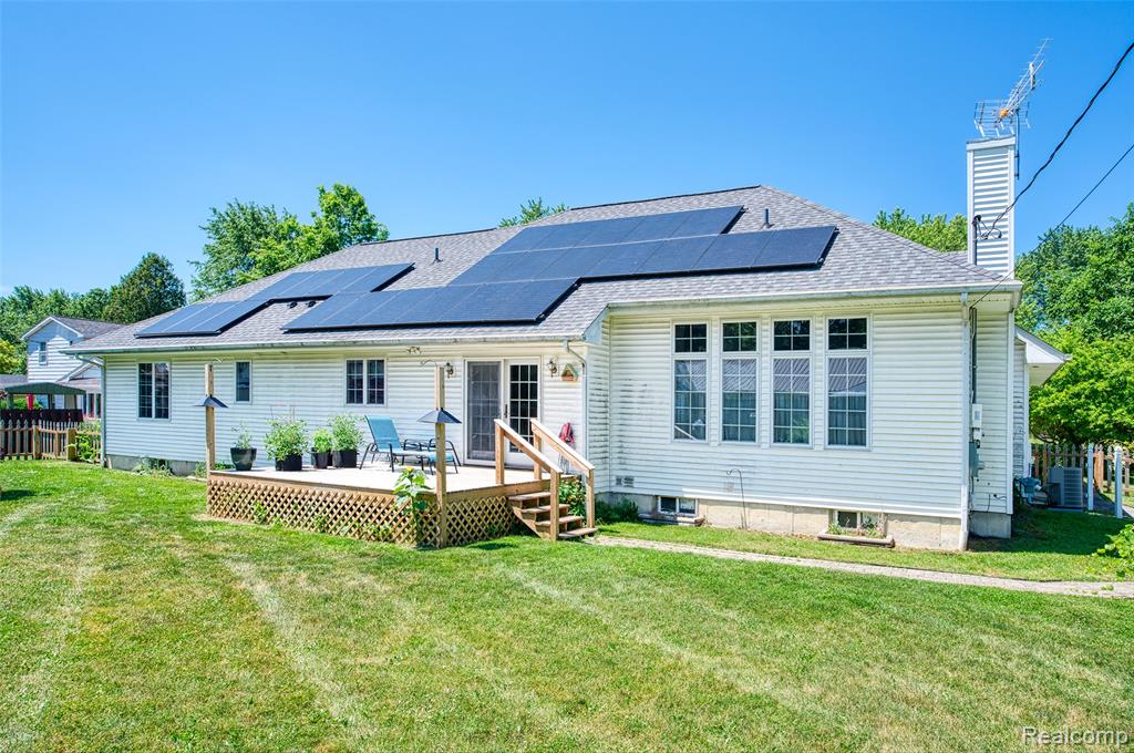 5382 Meadowlawn Road, Fowlerville, MI 48836 — Photo 35
