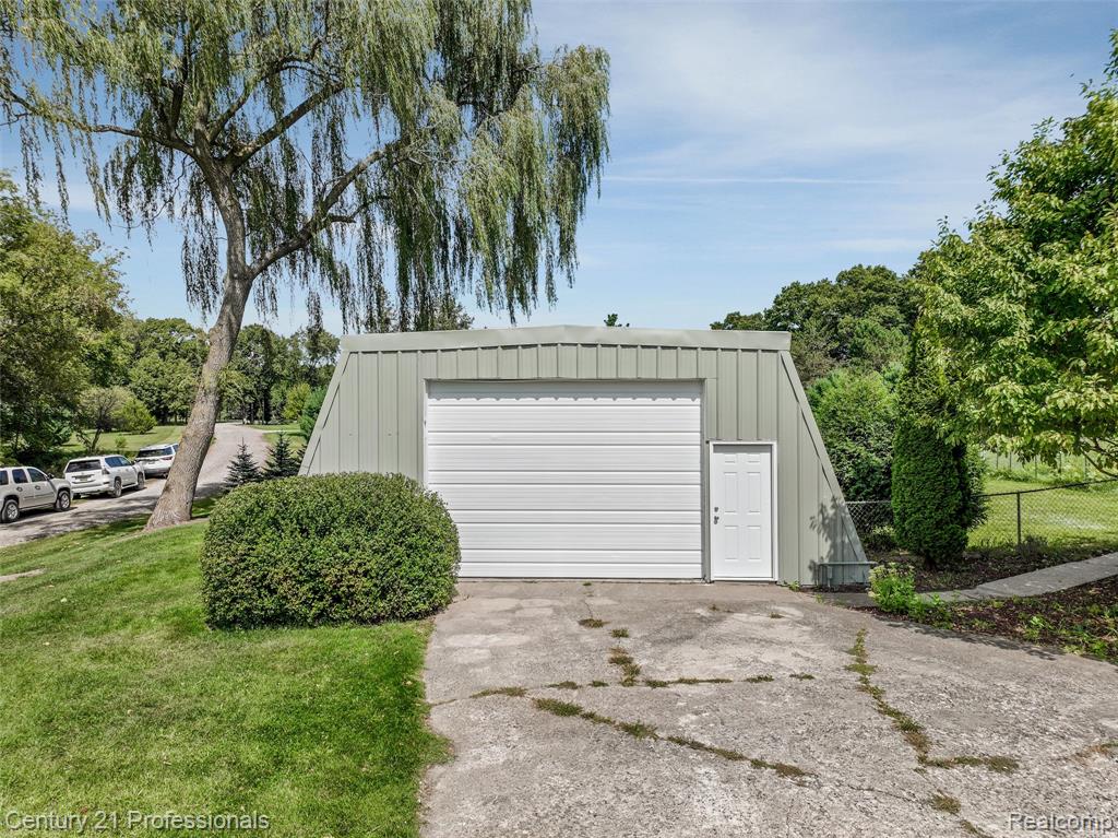 11300 Andersonville Road, Davisburg, MI 48350 — Photo 2