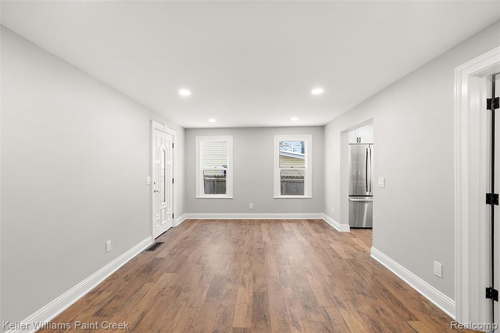 88 E Elmwood, Leonard, MI 48367 — Photo 12