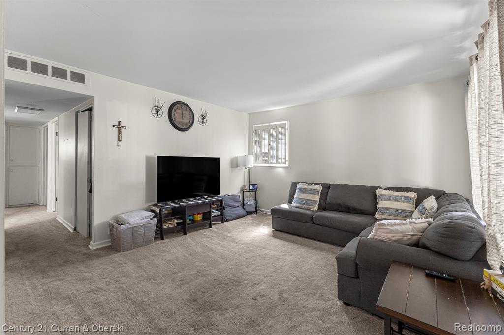 5015 Lincoln Boulevard, Dearborn Heights, MI 48125 — Photo 5