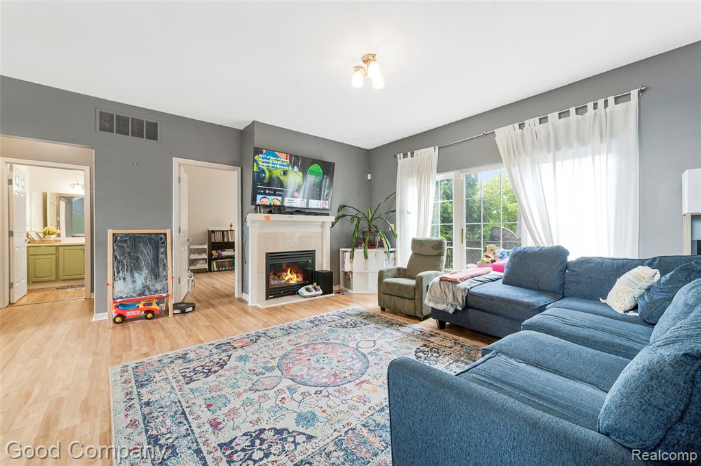4742 Maddie Lane, Dearborn, MI 48126 — Photo 6