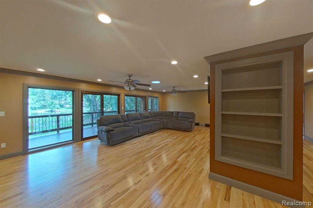 6523 ELLINWOOD Drive, White Lake, MI 48383 — Photo 18