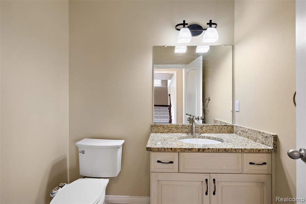 46267 Terrace Drive, Shelby Twp, MI 48317 — Photo 30