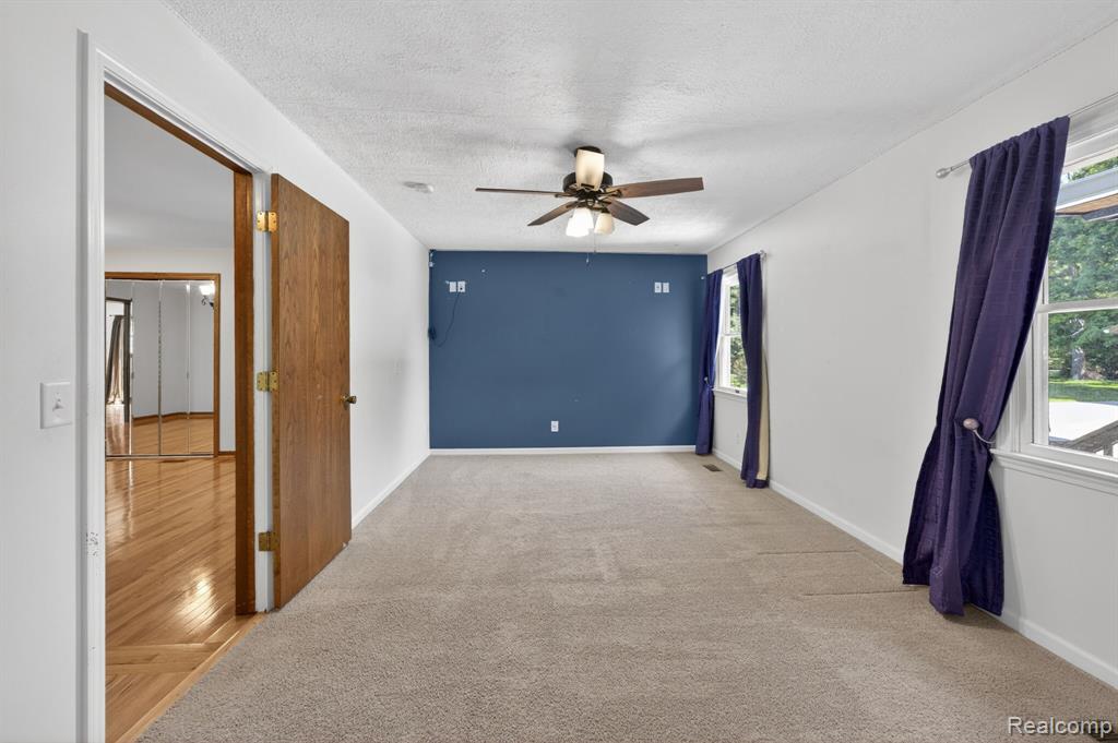9353 Hill Road, Swartz Creek, MI 48473 — Photo 37