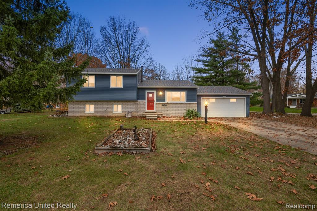 876 RIDGEMONT Street, Commerce Twp, MI 48382 — front exterior